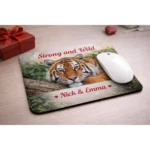 Mouse pad A4 personalizat cu fotografie tigru și mesaj imprimat, design vizual puternic pe suprafață mare pentru birou sau cadou original