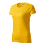 Tricou damă personalizat galben fotografiat din perspectivă laterală pentru evidențierea croielii feminine și a materialului din bumbac