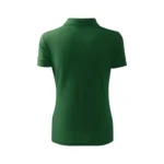 Spate tricou polo damă personalizat verde sticlă prezentat pe fundal neutru pentru evidențierea croielii feminine