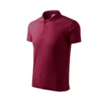 Tricou polo bărbați personalizat garnet văzut din perspectivă laterală, evidențiind croiala ergonomică și stilul business casual modern
