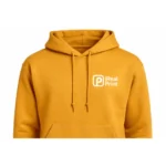 Hanorac dama old gold personalizat cu logo iRealPrint, cadru apropiat ce evidentiaza textura materialului si claritatea printului