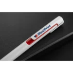 Pix promoțional Nuba White roșu fotografiat pe fundal deschis, produs publicitar elegant pentru firme și campanii de marketing vizibil