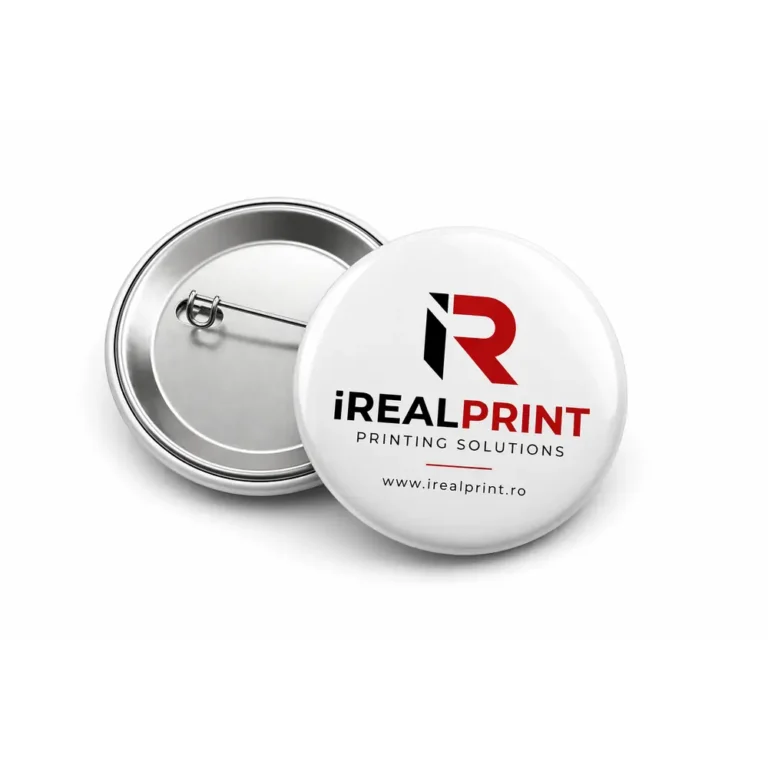 Insigna personalizata 55mm cu logo iRealPrint, model metalic cu ac de prindere, ideala pentru promovare vizibila si campanii de impact