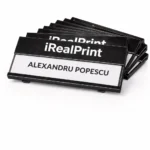 Set ecusoane metalice negre din aluminiu pentru echipa, personalizare unitara pentru branding sofisticat si identitate vizuala puternica