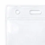 Detaliu suport ecuson vertical din PVC flexibil transparent, material rezistent si claritate ridicata pentru utilizare zilnica