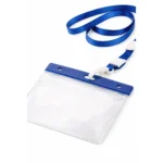 Lanyard albastru cu suport ecuson premium si sistem de prindere sigur, detalii clare ale cataramei si material rezistent pentru utilizare intensiva