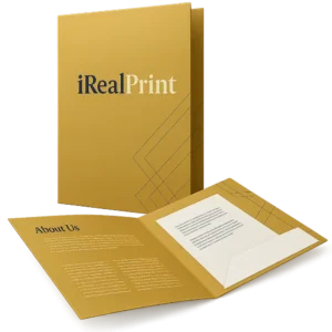 Mapă personalizată aurie cu interior personalizat, design premium și aspect elegant pentru branding de impact