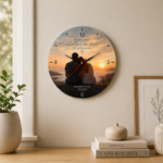 Ceas de perete personalizat cu fotografie de cuplu si mesaj emotional, ideal ca cadou unic si memorabil pentru persoane dragi